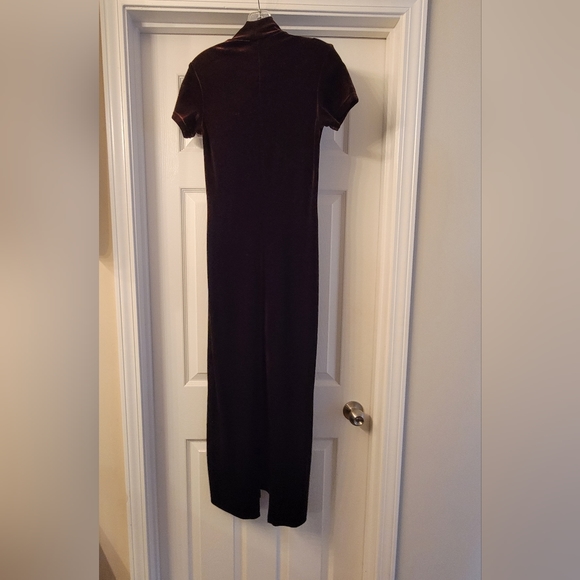 Dark brown velvety dress - Picture 1 of 5